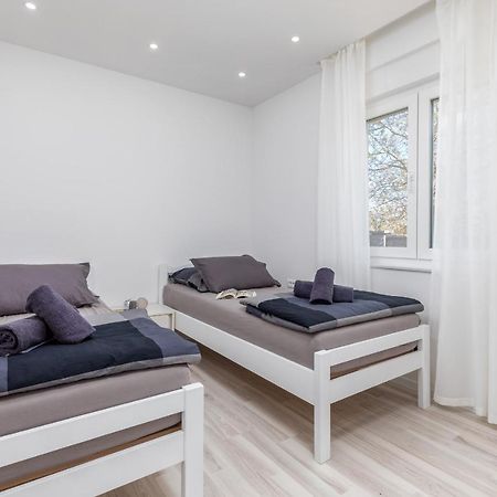 Apartman Knezevic A Fazana Ngoại thất bức ảnh