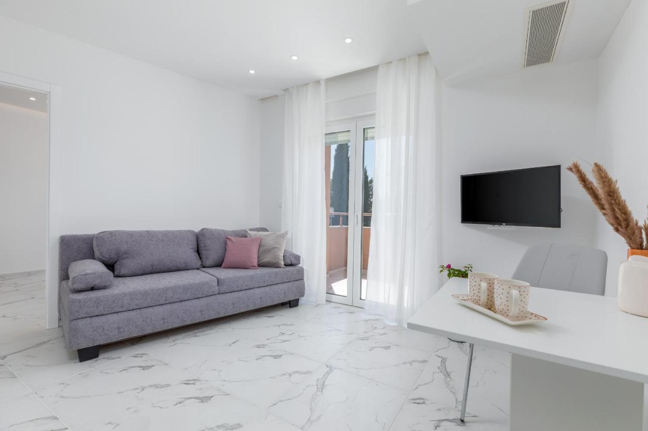 Apartman Knezevic A Fazana Ngoại thất bức ảnh