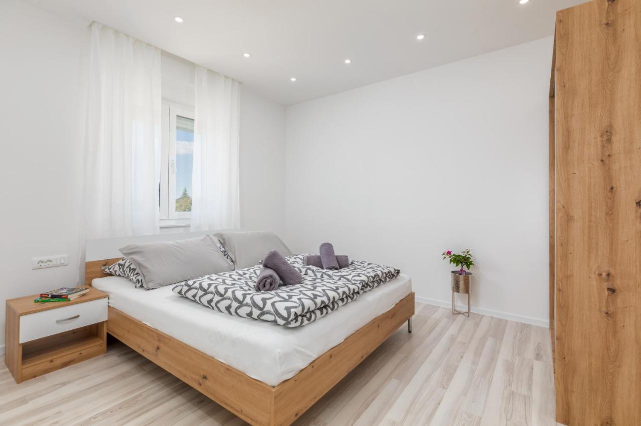 Apartman Knezevic A Fazana Ngoại thất bức ảnh