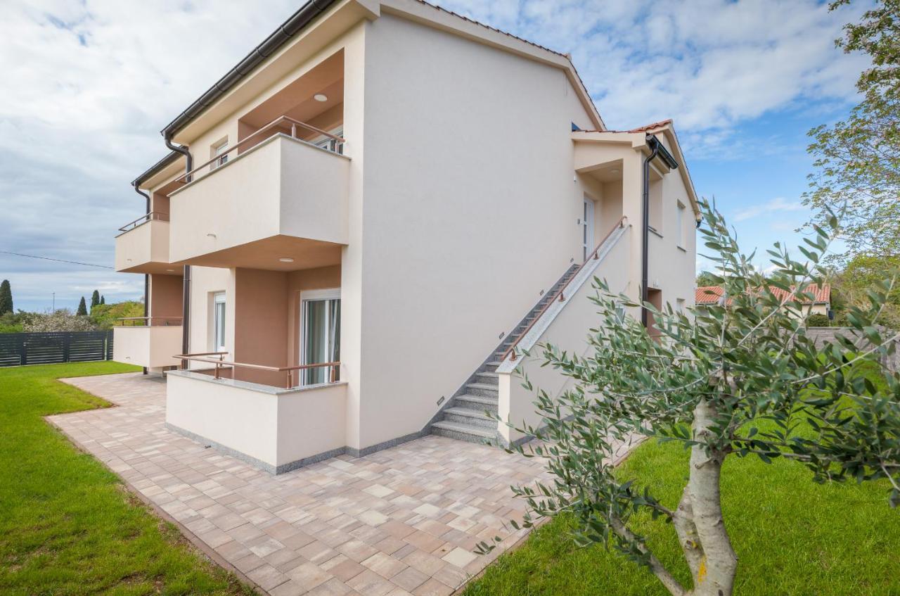 Apartman Knezevic A Fazana Ngoại thất bức ảnh